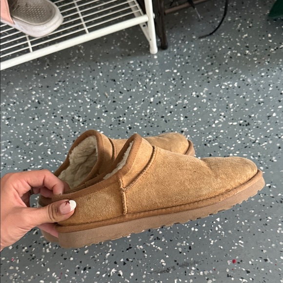 UGG Tan Suede Slippers with Plush Lining - Picture 1 of 3